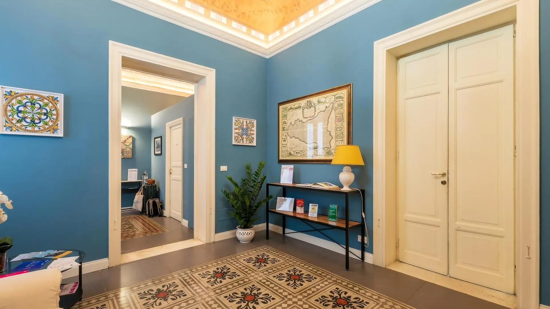 Casa Mo Room And Suite Palermo 3*,